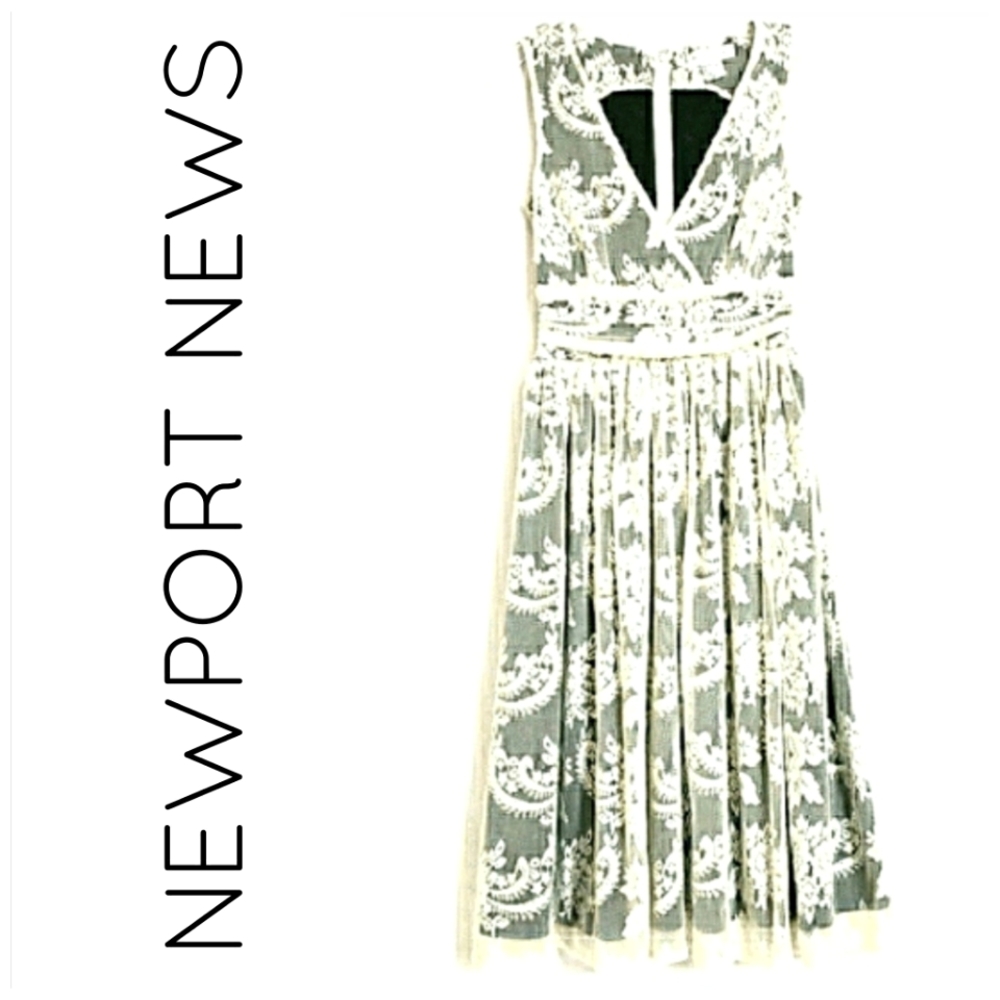 Vintage Newport News Lace Sleeveless Midi Dress